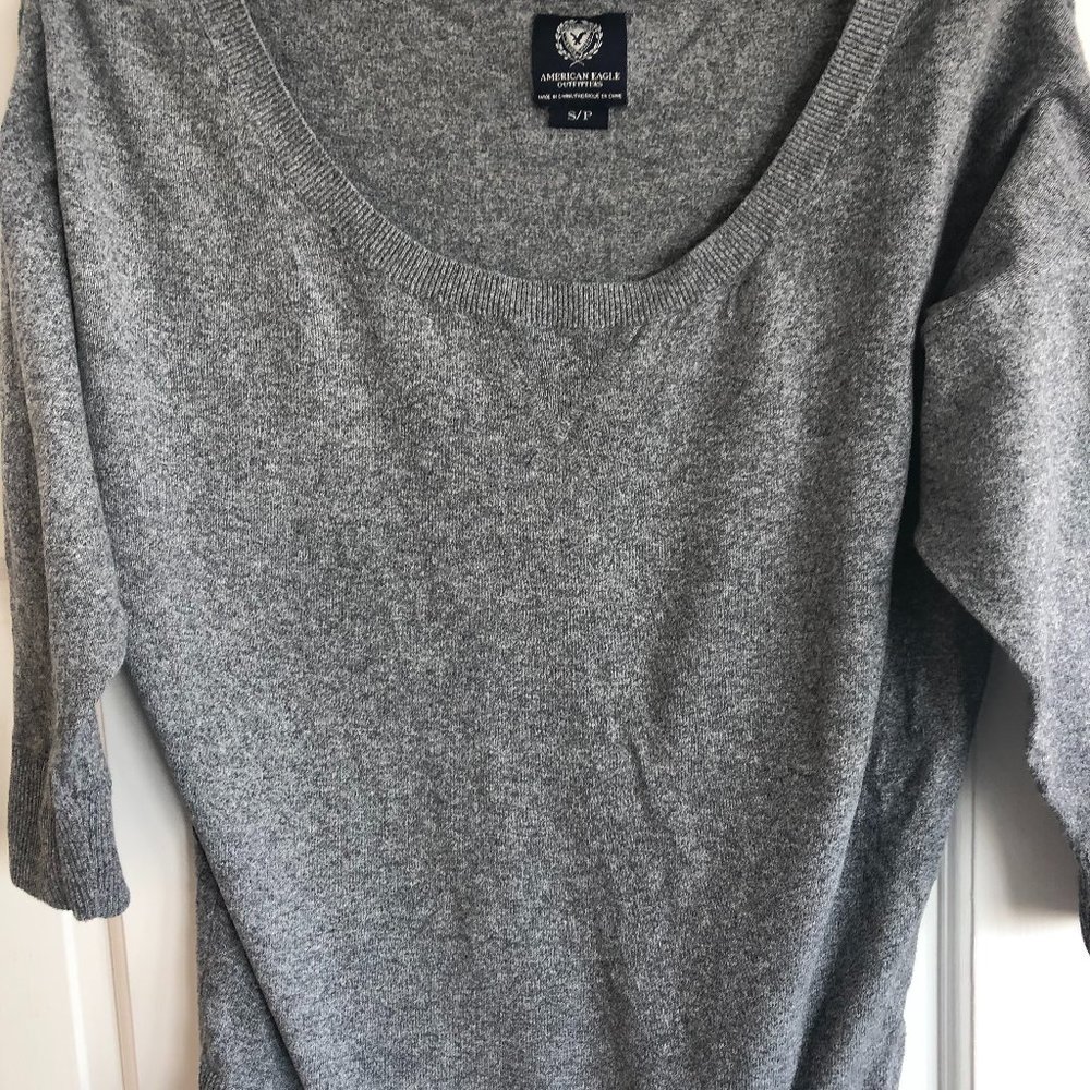 american eagle 3/4 sleeve sweater